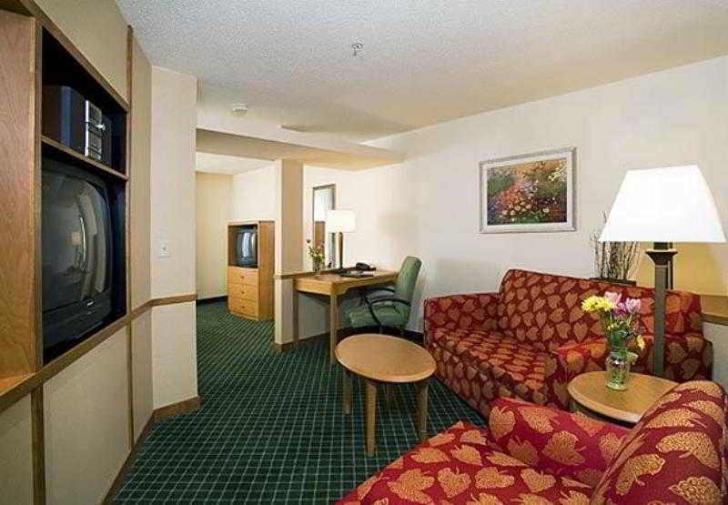 Fairfield Inn And Suites By Marriott Tampa Brandon חדר תמונה